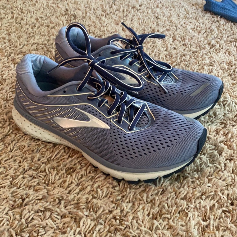 brooks tennis shoes